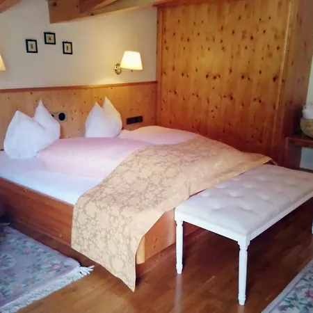 Serena Hotell 3*